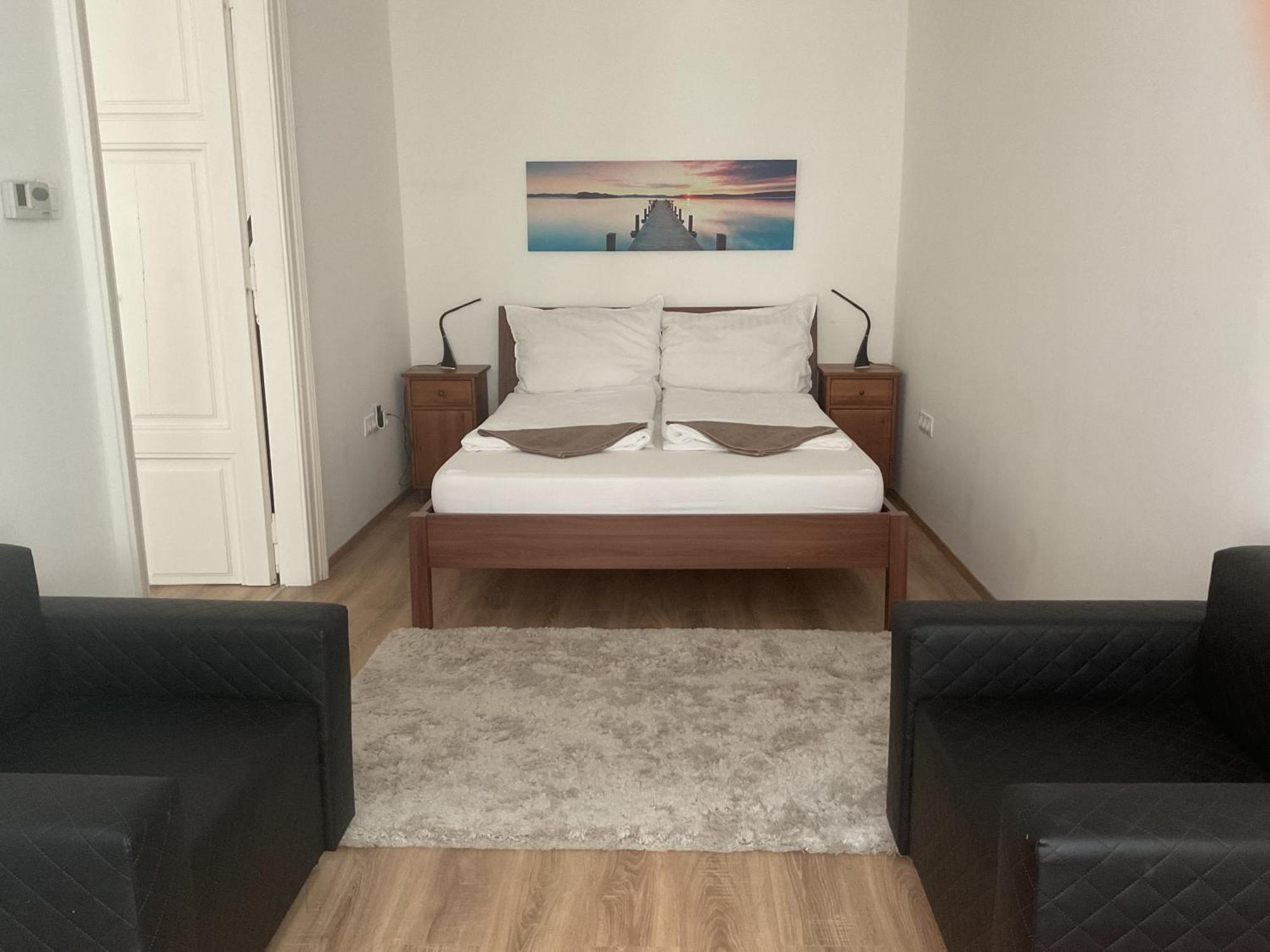 Korvin One Apartman Pápa Exterior photo